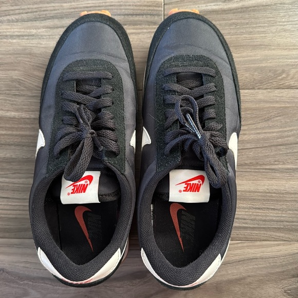 Nike Women's Walking Industrial Shoe - Picture 2 of 6